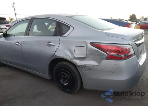 2015 Nissan Altima 2.5/2.5 S/2.5 Sl/2.5 Sv z USA, uszkodzony, nr VIN 1N4AL3AP9FC127304